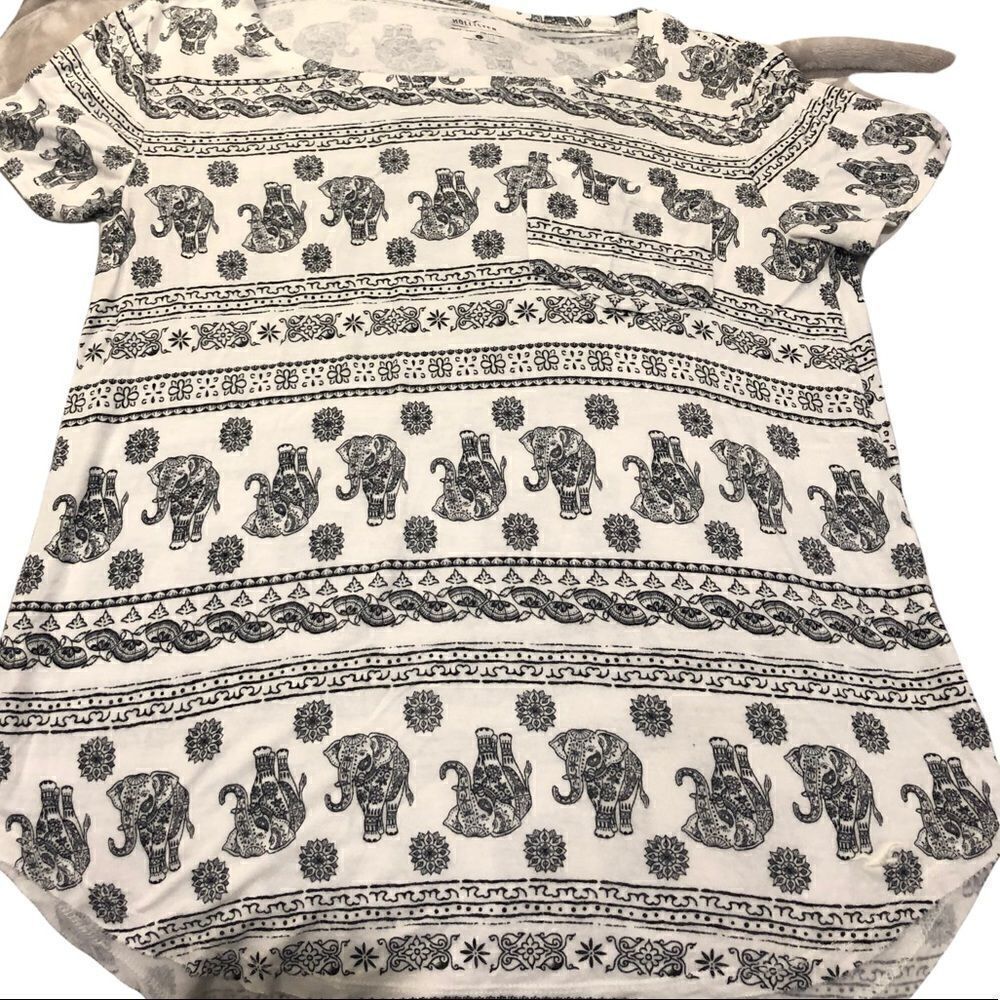Hollister short capped‎ sleeved t-shirt with elephant print